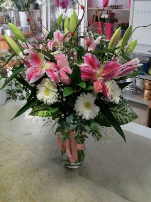  Antalya Çiçekler - Kristal Silindir  Vazoda Lilyum ve Gerbera 